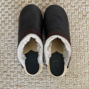 No. 6 shearling lined clogs 37